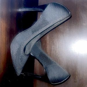 Black D heels size 8